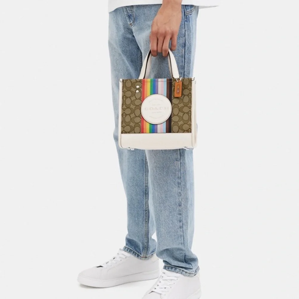 🌈COACH Dempsey Tote 22 Signature Jacquard With Rainbow Stripe And Coach Patch - Picture 5 of 7